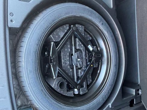 Used 2024 Chevrolet Blazer LT w/ Convenience Package image 11