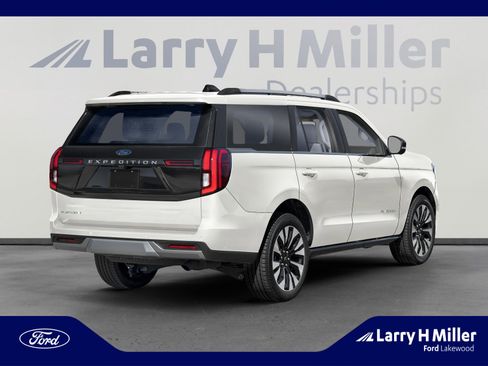 New 2025 Ford Expedition Platinum w/ Stealth Performance Package image 2