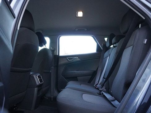 Used 2025 Kia Sportage LX image 33