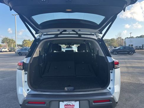 New 2026 Nissan Pathfinder SL FWD image 26