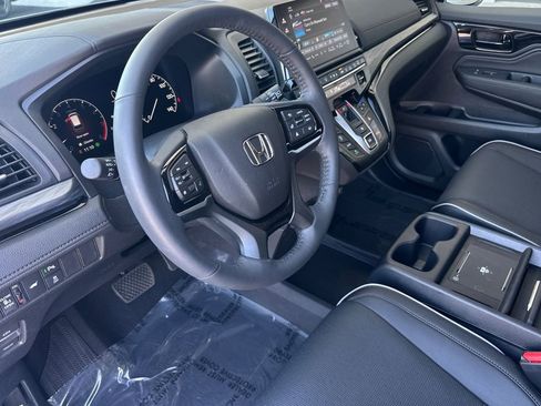Used 2026 Honda Odyssey Elite image 3