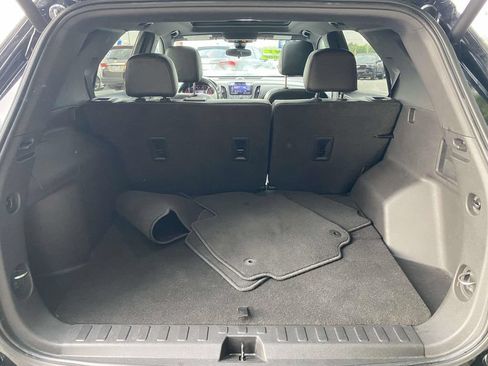 Used 2023 Chevrolet Equinox RS w/ RS Leather Package AWD/4WD image 33