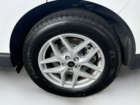 Used 2024 Ford Edge SEL image 11