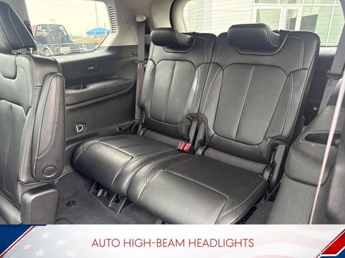 Used 2023 Jeep Grand Cherokee L Limited AWD/4WD image 11