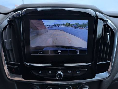 Used 2023 Chevrolet Traverse LT FWD image 23