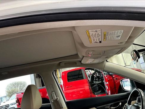 Used 2016 Nissan Rogue SL w/ SL Premium Package image 22