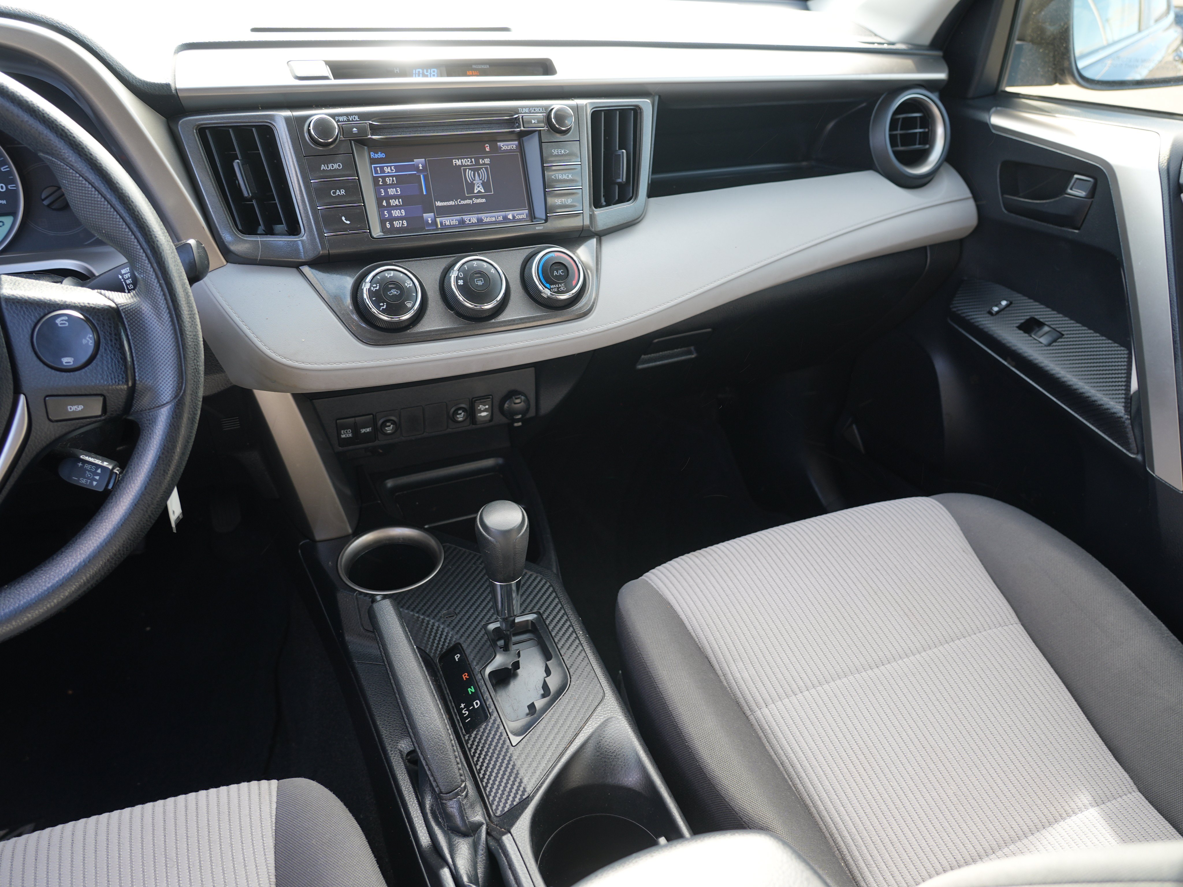Used 2015 Toyota RAV4 LE AWD/4WD image 21