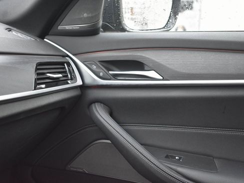 Used 2023 BMW 540i w/ M Sport Package image 19