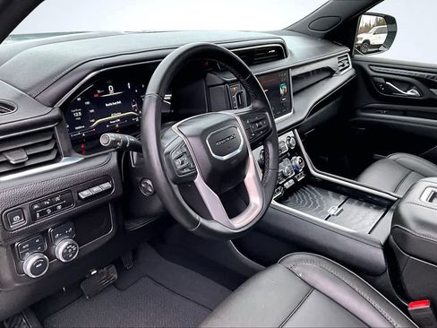 Used 2024 GMC Yukon Denali image 2