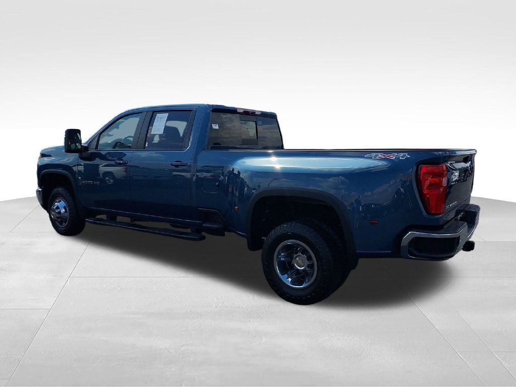 Used 2024 Chevrolet Silverado 3500 LT w/ All Star Edition AWD/4WD image 3