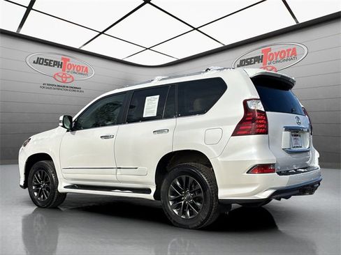 Used 2017 Lexus GX 460 Premium image 3