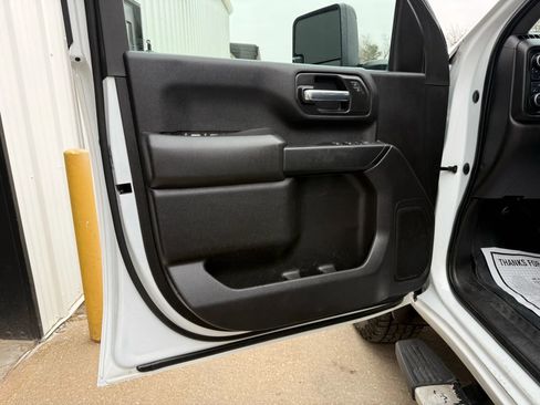 Used 2022 Chevrolet Silverado 2500 Custom w/ Custom Value Package image 15