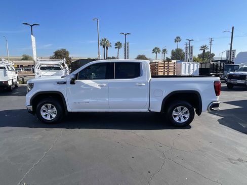 New 2026 GMC Sierra 1500 SLE w/ Preferred Package image 8