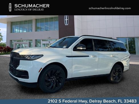New 2026 Lincoln Navigator Reserve w/ Jet Appearance Package AWD/4WD image 3
