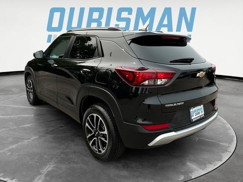 Used 2025 Chevrolet TrailBlazer LT FWD image 4