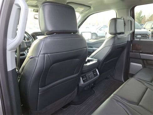 Used 2022 Ford F150 Lariat w/ Equipment Group 502A High image 23