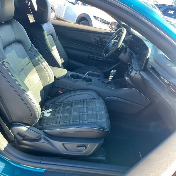 Used 2026 Ford Mustang GT Premium w/ GT Performance Package RWD image 5