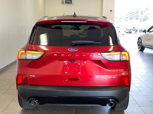 Used 2022 Ford Escape SE w/ SE Sport Appearance Package AWD/4WD image 6
