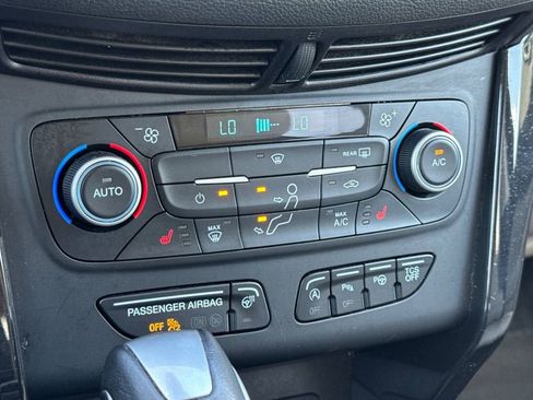 Used 2019 Ford Escape Titanium AWD/4WD image 21