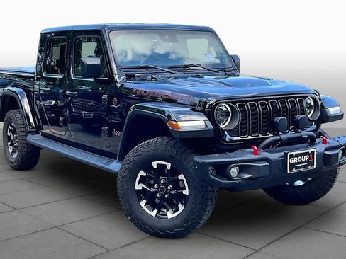 Used 2024 Jeep Gladiator Rubicon AWD/4WD image 3