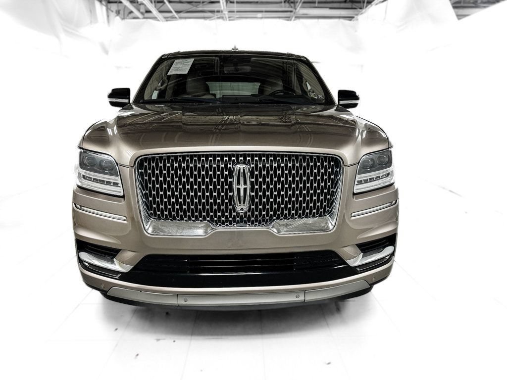 Used 2018 Lincoln Navigator Reserve w/ Technology Package AWD/4WD image 2