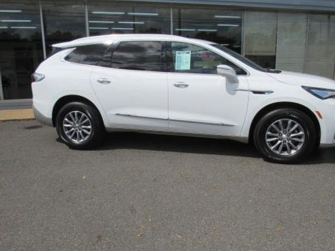 Certified 2024 Buick Enclave Premium image 2