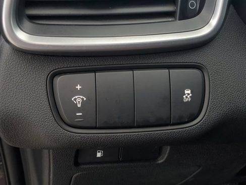 Used 2020 Kia Sorento L FWD image 16