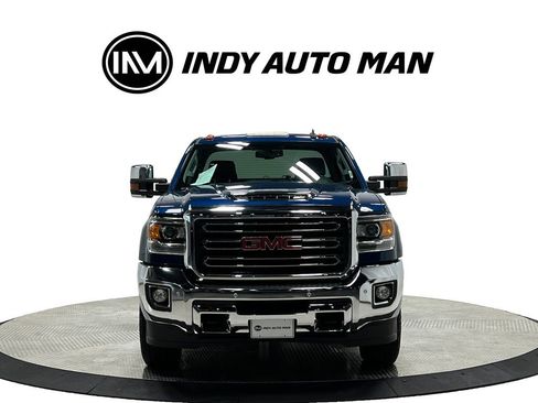 Used 2018 GMC Sierra 2500 SLT w/ Duramax Plus Package AWD/4WD image 10
