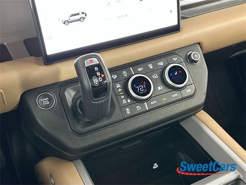 Used 2025 Land Rover Defender 110 V8 image 31