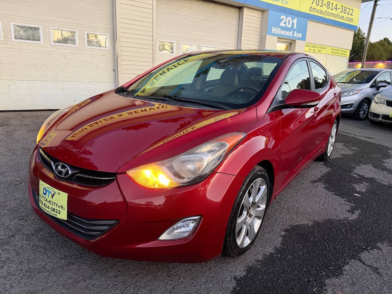 Used 2012 Hyundai Elantra Limited w/ Technology Pkg 5 FWD image 2
