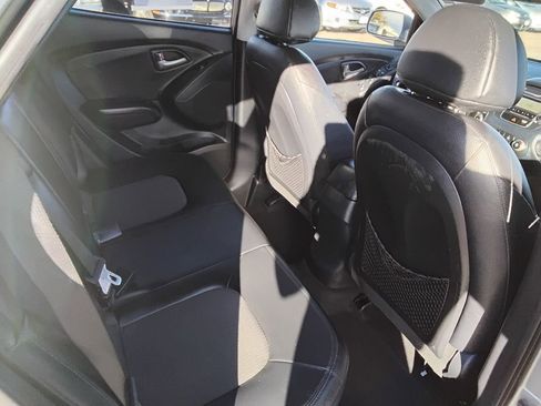 Used 2011 Hyundai Tucson GLS image 17