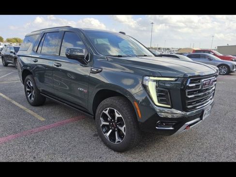 Used 2025 GMC Yukon AT4 w/ AT4 Premium Plus Package AWD/4WD image 3