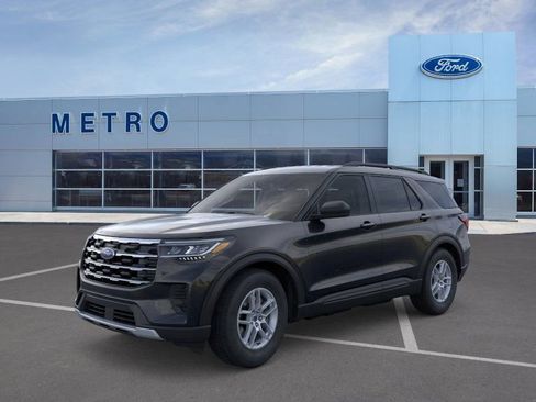 New 2026 Ford Explorer Active image 2