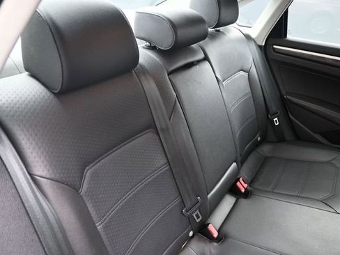 Used 2016 Volkswagen Passat 1.8T SE image 32