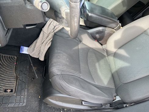 Used 2014 GMC Acadia SLE image 12