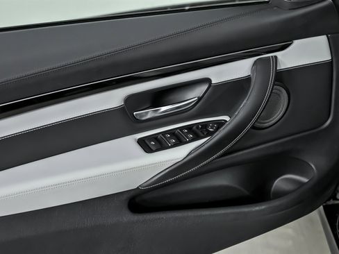 Used 2020 BMW M4 Convertible w/ Competition Package image 22