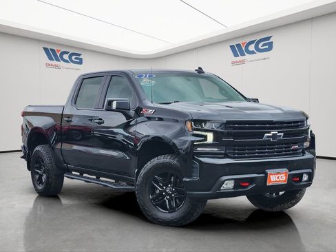 Used 2021 Chevrolet Silverado 1500 LT Trail Boss w/ Convenience Package II AWD/4WD image 2