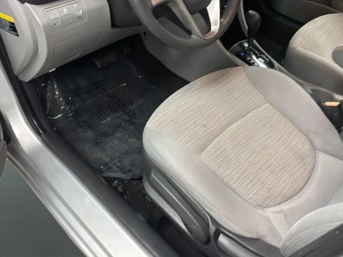 Used 2017 Hyundai Accent SE FWD image 25