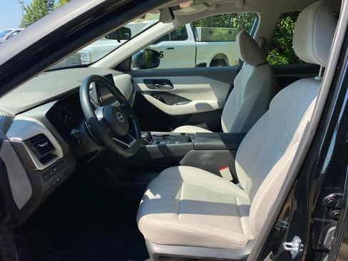 Used 2024 Nissan Rogue SV FWD image 11
