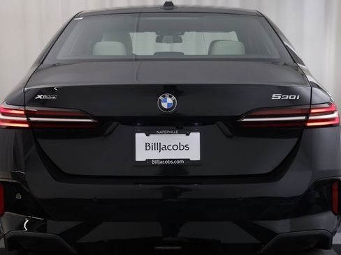 New 2026 BMW 530i xDrive w/ M Sport Package AWD/4WD image 17