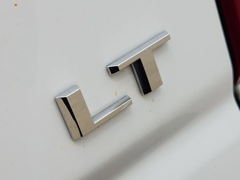 Used 2023 Chevrolet Silverado 1500 LT AWD/4WD image 15