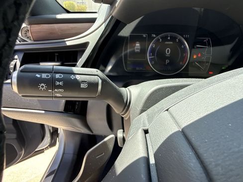 Used 2025 Lexus ES 350 w/ Premium Package image 28