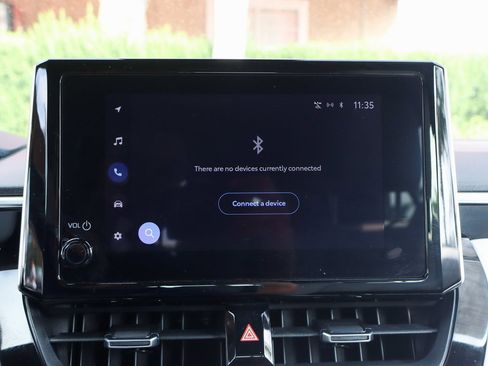 Used 2025 Toyota Corolla SE image 30