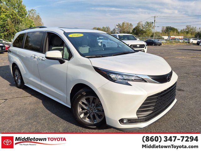 Used 2026 Toyota Sienna XLE FWD image 1