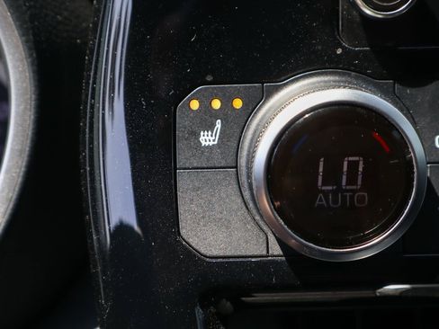 Used 2020 Toyota Highlander XLE image 34