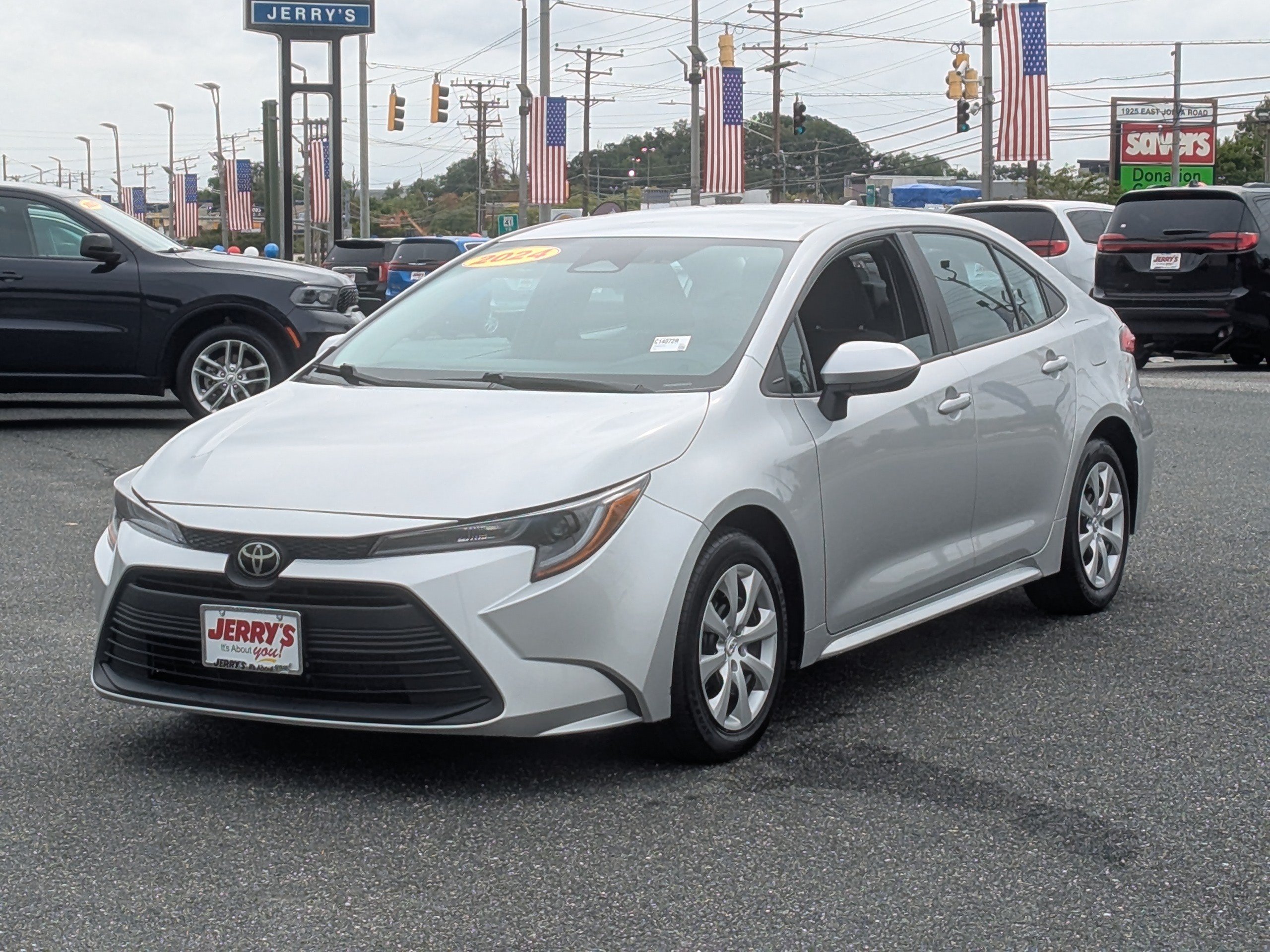 Used 2024 Toyota Corolla LE FWD image 4