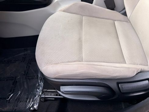 Used 2023 Kia Soul LX w/ LX Technology Package FWD image 21