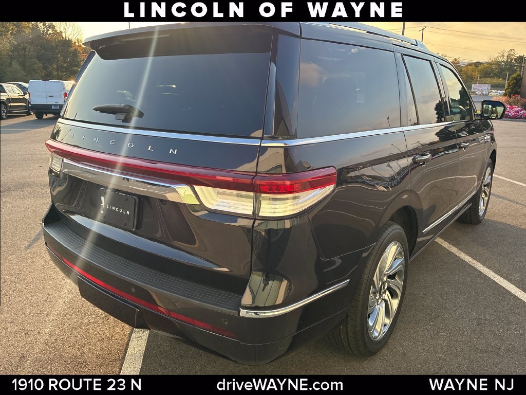 Certified 2023 Lincoln Navigator 4WD image 8