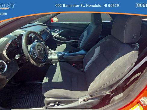 Used 2018 Chevrolet Camaro LT RWD image 9