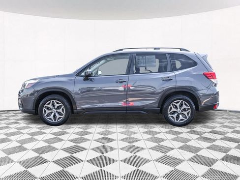 Used 2020 Subaru Forester Premium w/ Popular Package #1 AWD/4WD image 17
